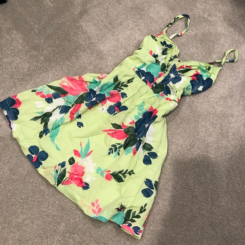Cute Hollister Dress
